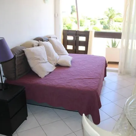 717, Port Nature 7 Au Village Naturiste * Agde