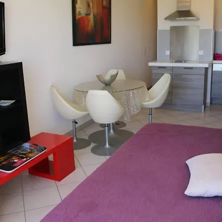Apartment 717, Port Nature 7 Au Village Naturiste Agde